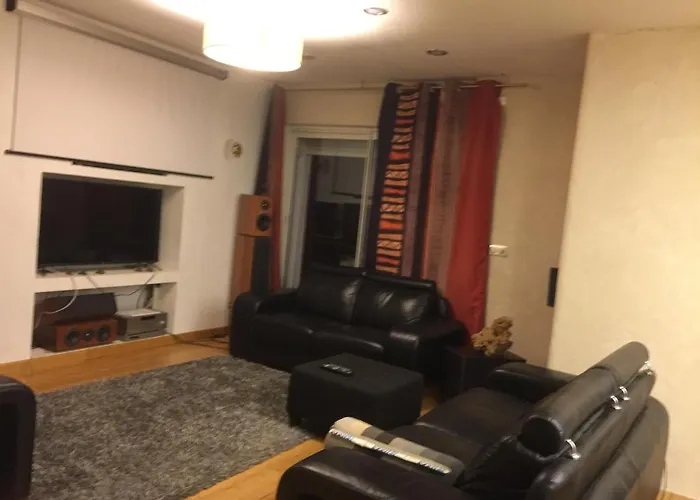 La Decouverte, Jacuzzi, Sauna, Et Terrasse Avec Vue Sur Lac A La Campagne Entre Toulouse Et Auch
