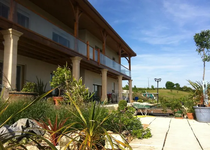 La Decouverte, Jacuzzi, Sauna, Et Terrasse Avec Vue Sur Lac A La Campagne Entre Toulouse Et Auch