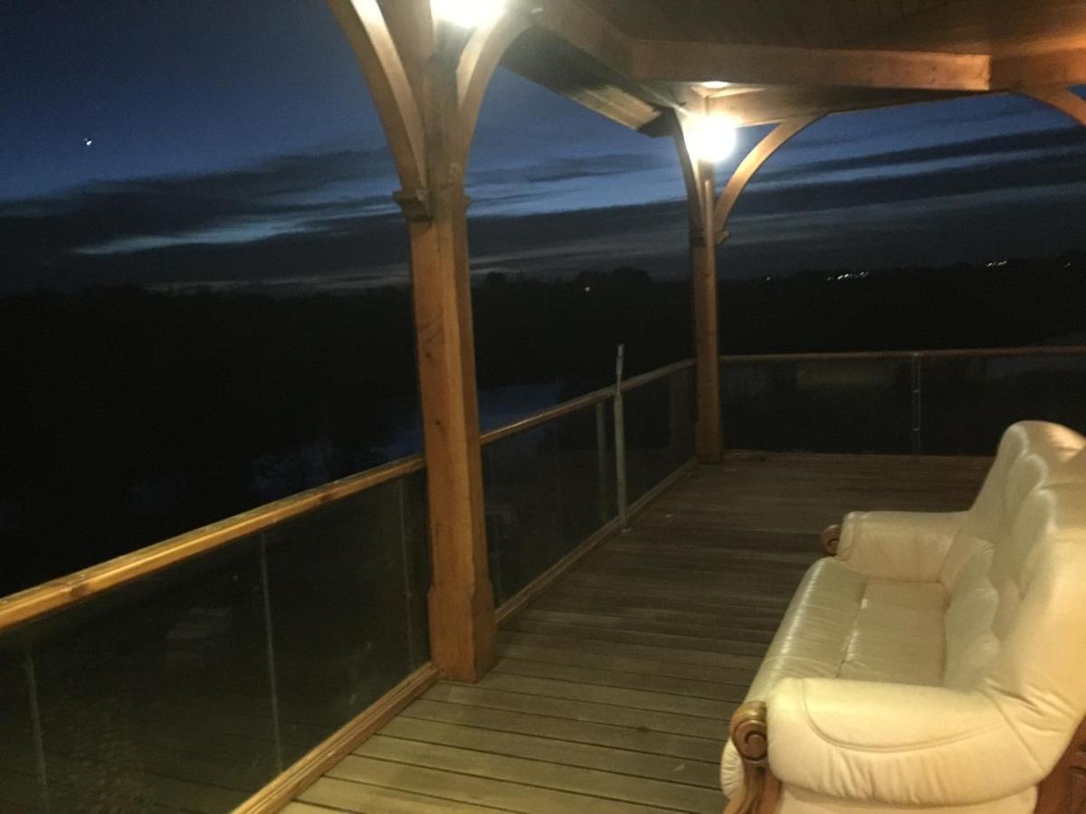 Ferienhaus La Decouverte, Jacuzzi, Sauna, Et Terrasse Avec Vue Sur A La Campagne Entre Toulouse Et Auch Catonvielle