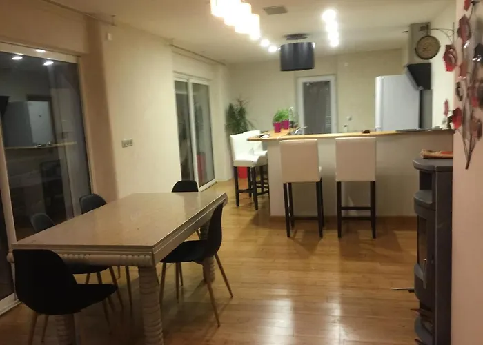 La Decouverte, Jacuzzi, Sauna, Et Terrasse Avec Vue Sur Lac A La Campagne Entre Toulouse Et Auch